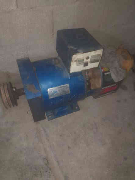 للبيع توليد ١٥ كيفي  سنكل فيز توليد شغال الدولفين نحاس  السعر ٣٥٠الف الف العنوان حدود واسط بغداد قرب سيطره الج أثير  ***********  اسيا  ***********
