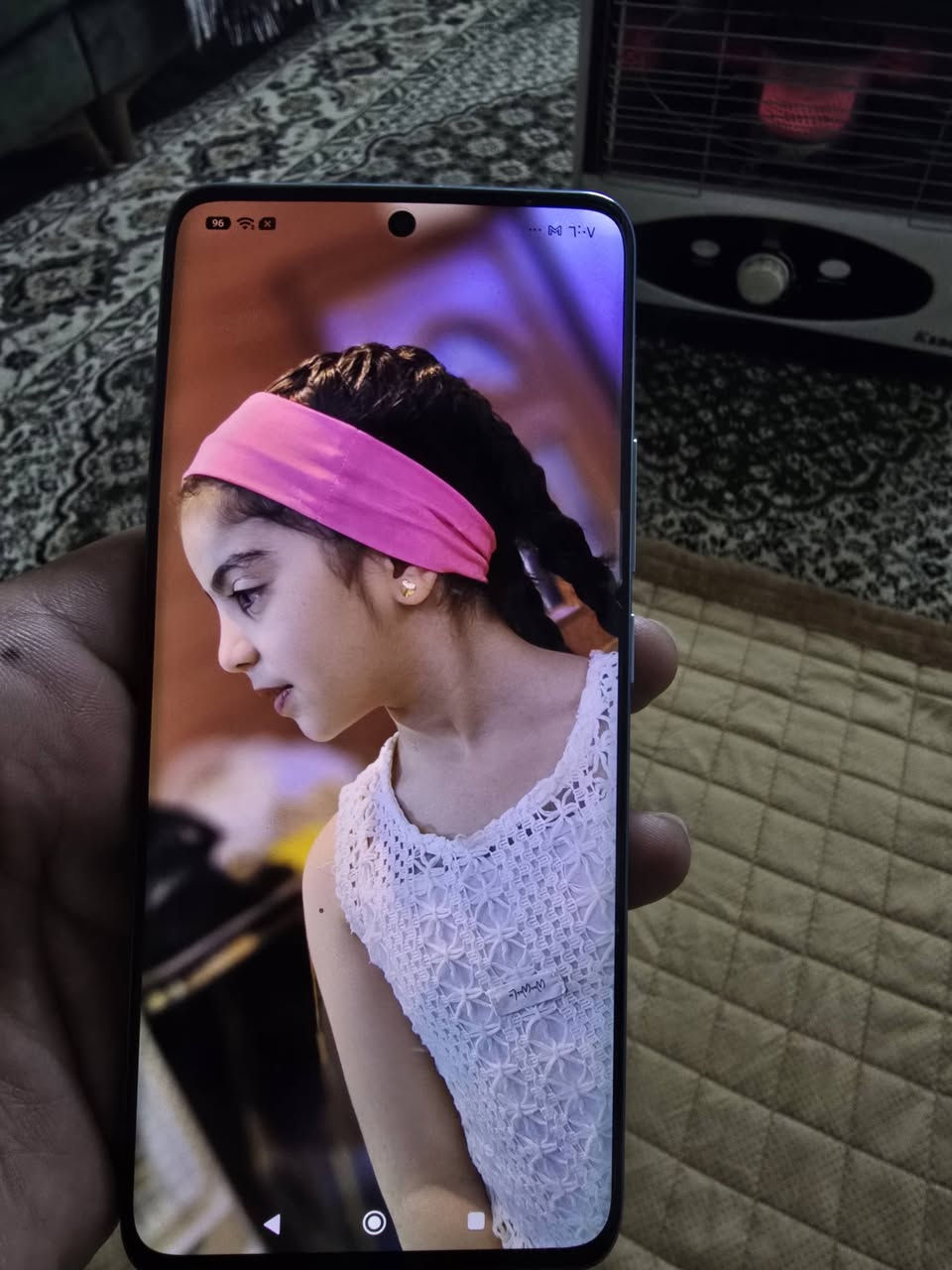 السلام عليكم ريلمي ١٤ بلاس 5g مكاني بغداد ملحقات كامله ما عده الشاحنه
***********
