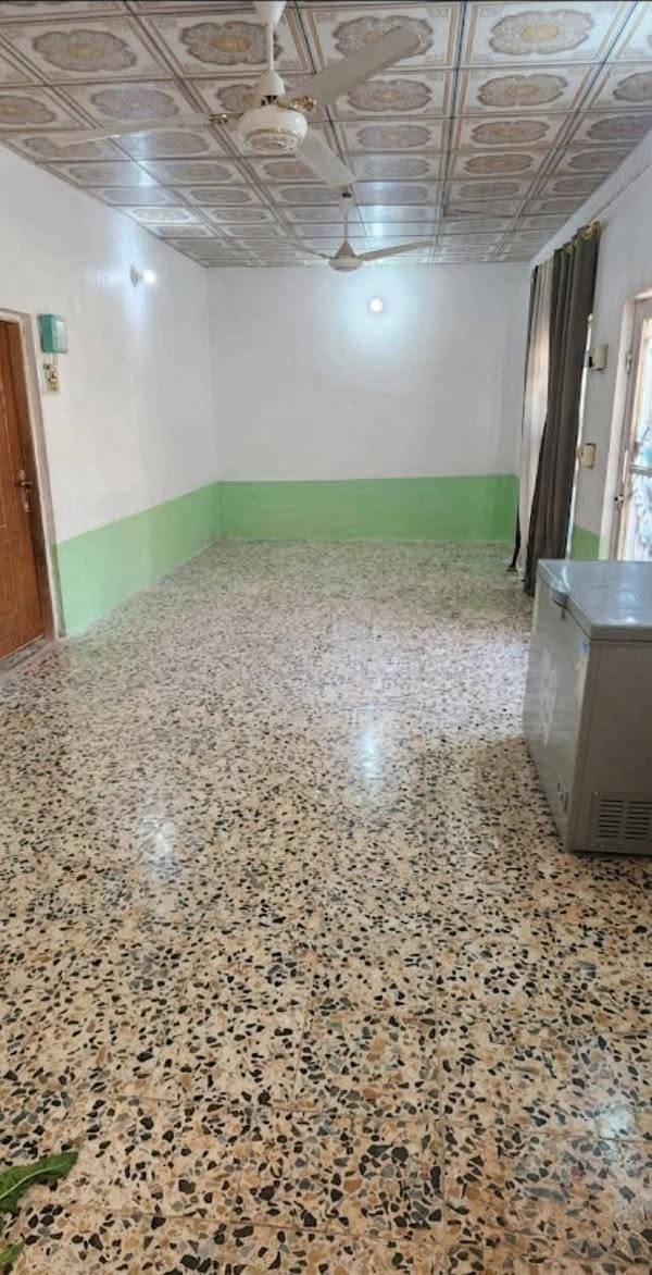 الدار للبيع مساحه ٢٠٠متر واجهة ١٧ ركن على 3شوارع عرض الشارع ٨امتار يبعد عن شارع التبليط 20متر
الدار للبيع مساحه ٢٠٠متر واجهة ١٧ ركن على 3شوارع عرض الشارع ٨امتار يبعد عن شارع التبليط 20متر 
العنوان الكوفه البراكيه شارع السبيس 
يتكون من غرفتين الطول٦والعرض٤ وصاله ١٢متر والعرض٤ واستقبال ٩امتار والعرض٤ ومطبخ ٤/٤ 
الاستفسار الاتصال برقم
السعر 45
***********

الدار للبيع مساحه ٢٠٠متر واجهة ١٧ ركن على 3شوارع عرض الشارع ٨امتار يبعد عن شارع التبليط 20متر
