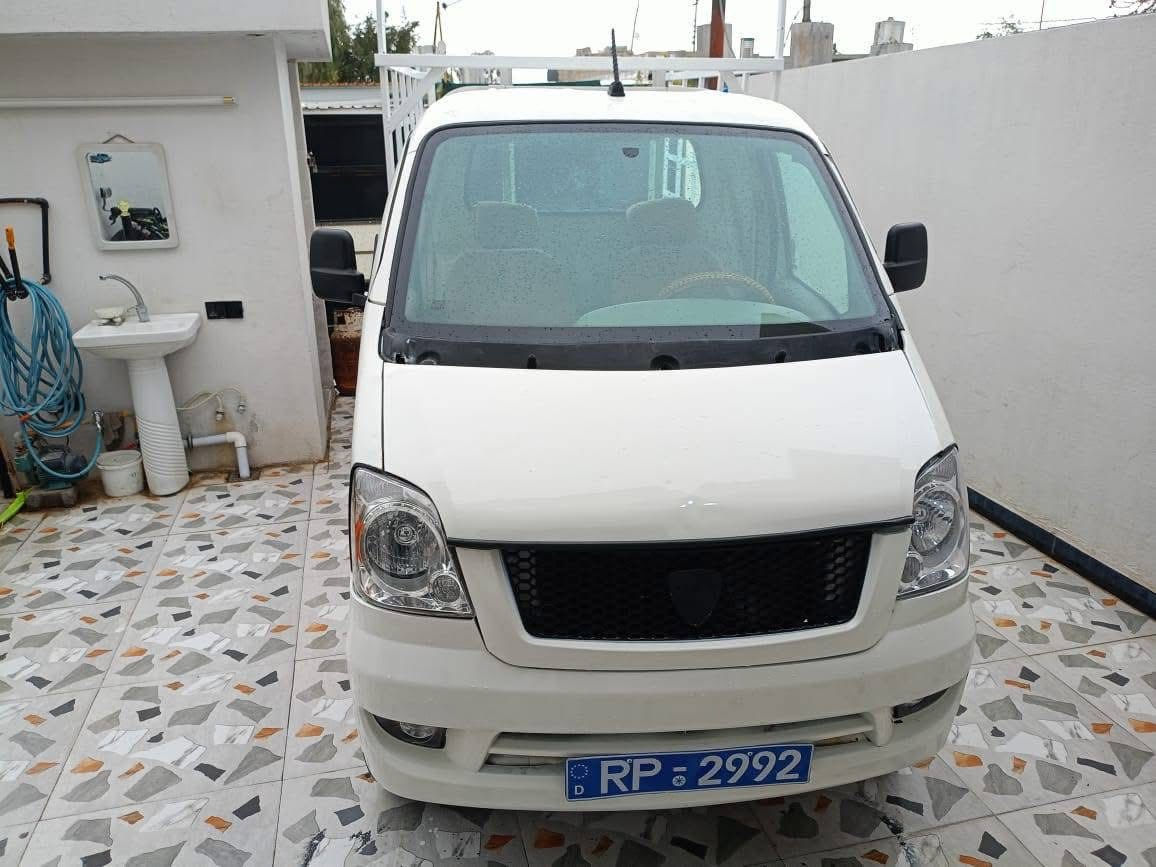 السلام عليكم هيفا بجم حديث كير محرك صدر تخم تاير بدون عيب كهربائيات كلها شغالة صبغ بلاد شاصي بدون عيب مكاني كركوك حي الخظراء 
الشراي يتصل ما اارد خاص ***********
سعر 28وبي مجال بسيط
