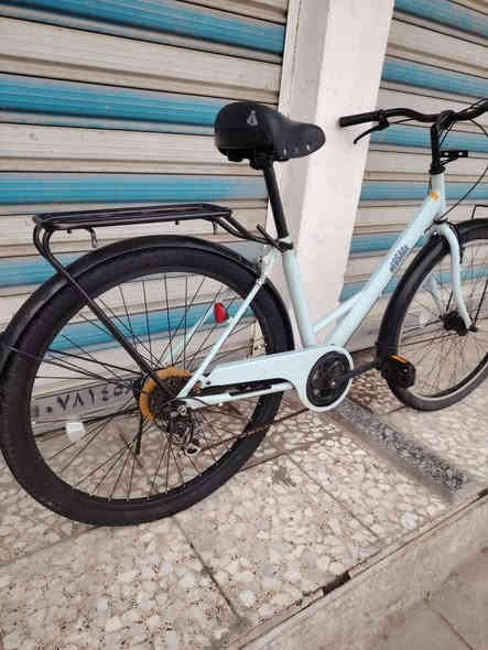 السلام عليكم ورحمة الله وبركاته 
بيسكل بناتي حجم 27 تاير عريض أوزان 
باله ياباني النضافه فول   
ماركه ( NEOSAGE)
السعر ( 160 الف) 
 سيبايه عضم اصلي 
موديل حديث ٢٠٢٠ 
 كير ٦ نمر شيمانو شغال 
 بايدرات باله عكرب شيمانو 
لون ميمز سمائي  مختم 
تاير عريض أوزان يتحمل وزن 
كشن طبي اصلي أوزان 
فول موصفات قطعه نضيفه 
عنوان المحل بغداد شارع الفلاح 
هاتف ***********
الاستفسار واتساب
