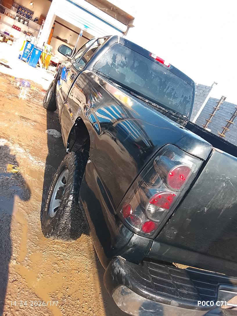 الفيني بيكب شوفر اليت 2006 مال مزاد وزاره الداخليه كامله معامله وصل القرص 
سعر 85 مكان بصره ابو خصيب حمدان 
*********** البصرة, العراق
