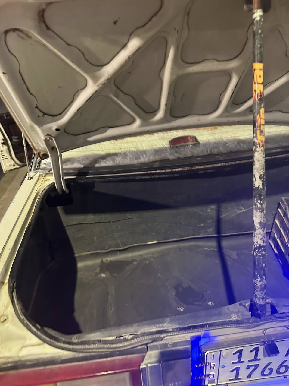 سوبر 85 رقم نكليزي محرك 2.5 مكاني البصره الزبير 
كهربائيات كير مكينه شرط تخم تاير السع ر 42
سياره متعوب عليهه ***********
