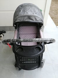 عربة أطفال • ما بيها عيب • بيها مجال