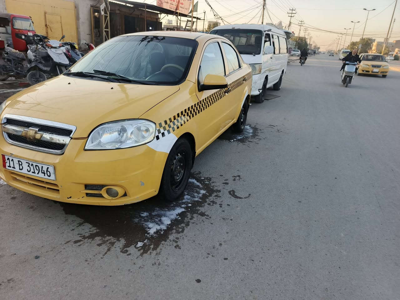 سلام عليكم افيو موديل 2011مال شركه العامه مكينه مفتوح كير اوتماتيك جاهزه من كلشي بيهه صبغ 3قطع خير من الله حداديه جديده زوج تايرات جدد تبريد تتفئه كله شغاله بيهه بدايت تبخير السعر 55وبيهه مجال قليل مكاني بغداد الكراده ***********كهربائيات كلهه شغاله ترايهه كلش حلو جام كهرباء
