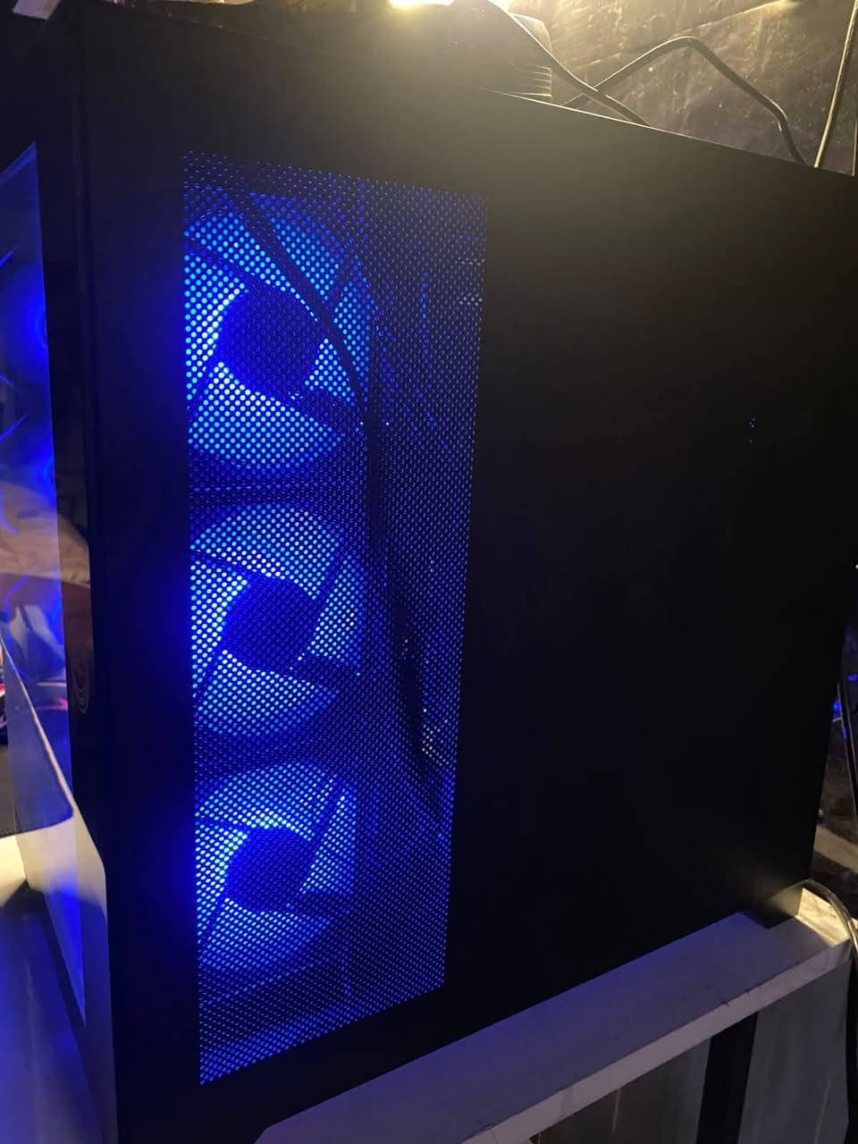 حاسبة للبيع
مذربورد asus 2025 

بروسسر (معالج) AMD Ryzen5 5500

رامات puskill 16 گيگا DDR4

كارت شاشة msi نيفيديا RTX 3050 

اقصى اعدادات بكل الالعاب تشتغل مرتاحة 

الكيس herogear xL 2025  

7 فان rgb بي تقريبا 10 الوان وتحكم 

كيبورد jertech rgb 

ماوس وسماعات محيطي rgb 

سماعات خارجية حلوة صوتها مرتب وعالي 

جويستك gamesir t4w كلش مرتب وحلو بالالعاب 

ماوس باد جبير 

شاشة msi قياس 24 

180فريم تنطي 

الميز ممتاز 120*60 
وياها ups
ارتفاع 80
ملاحظه طالب سادس واريد ابيعها لان مجاي ادرس
مكاني بغداد العبيدي
*********** رقمي
