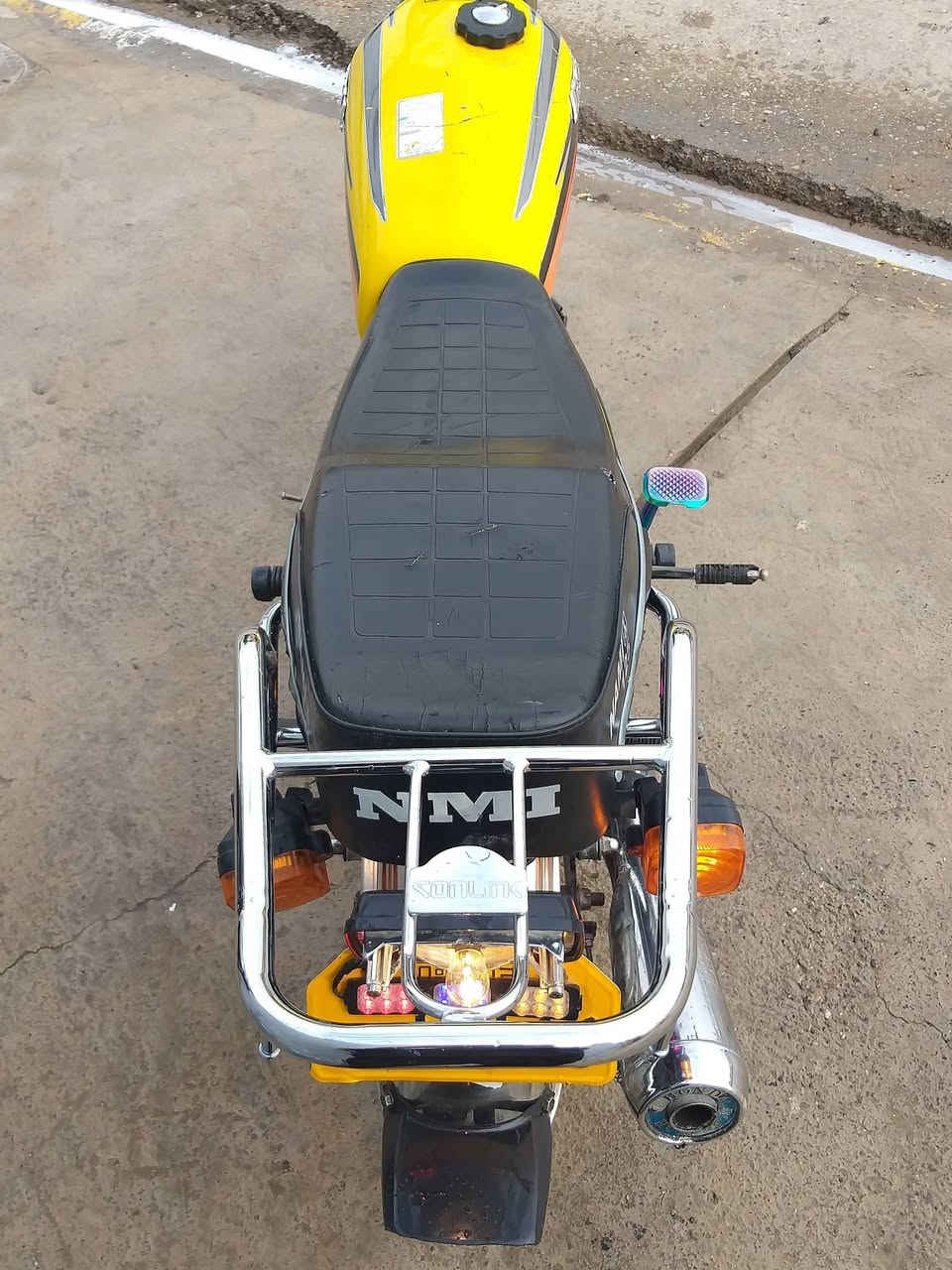 اراشه شاصي ١٩ مكينه ٢٢ أوراق كامله وداخله كمرك مدفوع الدراجه خير من الله ناعمه وخرسه وكهربائيات شغله سعرها ٤٠٠ وليها مجال مكاني ديال شهربان ***********
