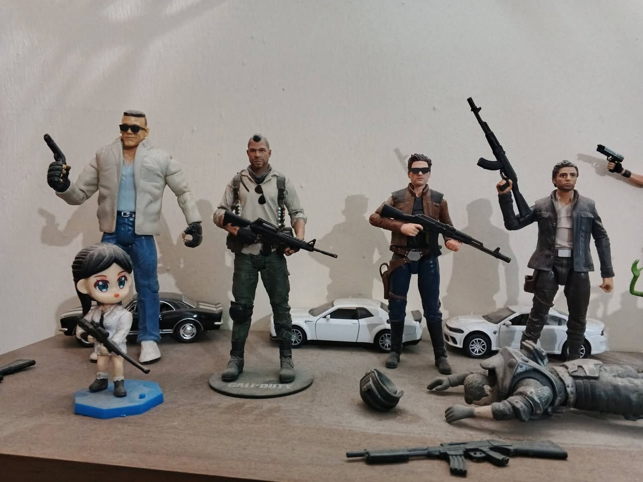 السلام عليكم. مجسمات للبيع...

المجسمات المفصلية الكبيرة أسعارها من ٢٥ الف إلى ٥٠ 
الف. أبيع شلع فقط، من ٨ قطع وفوق. الأسعار ثابتة قفل رجاءً 🔒، فقط إلي يشتريهم كلهم ممكن أنزله مبلغ يرضيني ويرضيه.

المجسمات الصغيرة أسعارها من ٥٠٠٠ دينار للسيارات والجنود، إلى ١٥،٠٠٠ للشخصيات الكرتونية. أبيع شلع فقط.

الصور المقربة المكررة بالنهاية يعني المجسم عندي منه مكرر ٢ أو ٣.


**إذا كنت صاحب هذا الإعلان وتريد حذفه لأي سبب، رجاءا أرسل رسالة إلى الدعم الفني**