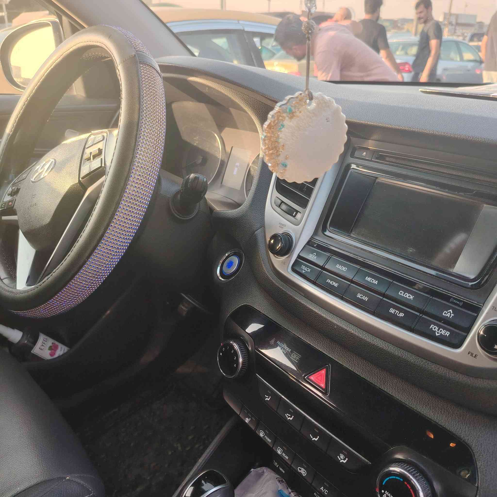 من رخصت صاحب الكروب توسان للبيع م 17وارد أمريكي محرك 1600 تيربو بسمي بصمه كرسي كهربائي صندوك كهربائي اربيل سعر 125$  مواصفات بيه محرك كير مكفول بغداد بلديات *********** تبريد كهربائي جاهزه
