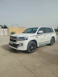 من رخصة لادمن لاند كروزر 21 شركات بيه دكه بل صندوق والباقي كله مكفوله ...