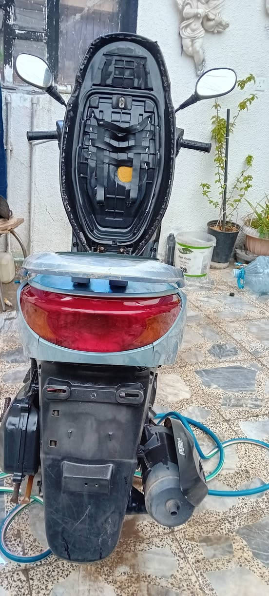 بريز نوزل  برغي مامفتوح بيها موديل ٢٠١١  كفاله عامه من كلشي كفرات ختم واحد دراجه بل جيس تراي وين ميعجبك السعر 800وبيه مجال ***********
