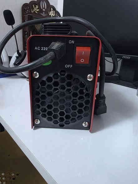 السلام عليكم
مكينة لحيم الكترونيه حجم صغير مستخدم قليل شرط لحيم وهرش كامل ملحقات قناع وواير بارد متر وواير حار 4امتار وكارتون كامله مكمله سعرها 50الف +نطارات الكترونه اصليه بدون بطاريات تشتغل على شراره الحيم سهرها 15 مكاني بصره الابله ***********
