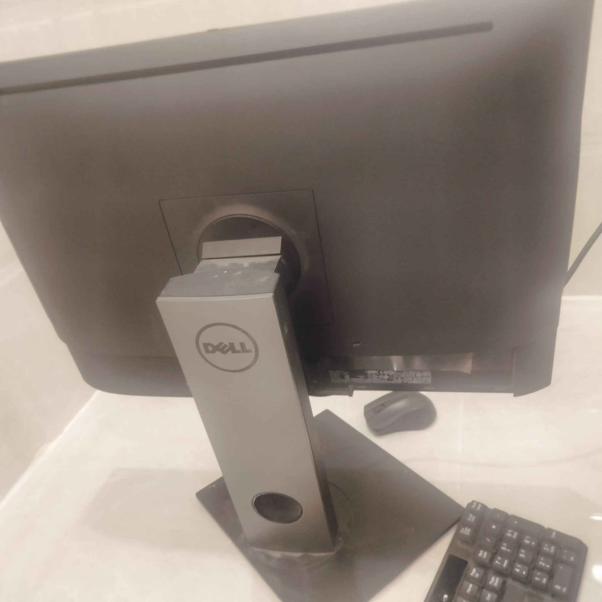 عنوان تلعفر 

رقم الهاتف ***********

حاسوب مكتبي 🙂Dell AIO 7450 touch screen🙂
جهاز  مناسب جدا للعمل المكتبي و برامج المبيعات وبرامج تحرير الصور
 *********************************************
#حجم​ شاشة 24 انج    فول اتش دي (لمس 10 اصابع)
#معالج​ كور اي فايف جيل سابع امس
#رام​ 8 كيكا DDR4  
#هارد​ اس اس دي 256 NVME مع هارد اضافي 500 كيكا 
#كرت​ شاشة داخلي انتل 4 كيكا 
▪️ منفذ يو اس بي  عدد 7 
▪️ كاميرا اتش دي 
▪️ منفذ تايب سي
▪️ منفذ اواكس 
▪️ منفذ اتش دي( in + out)

ملاحظه: 
حالة اللابتوب مستعمل نظيف جدا 95% نظافة او اكثر 
السعر ثابت
