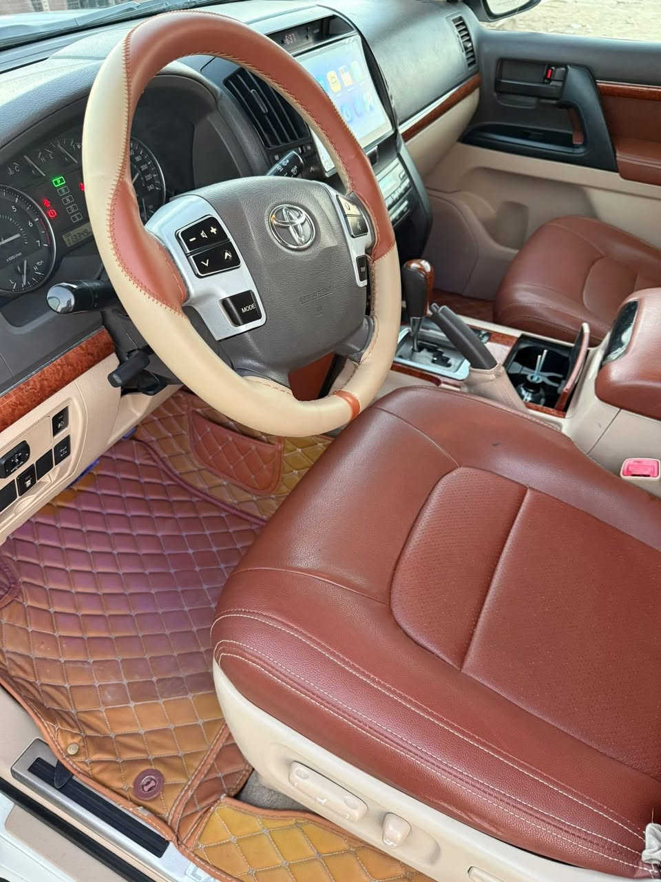 رقم بغداد 

ماشيه 120km

فول السياره 

ب اسمي كفاله عده بارد تكحيل بجاملغ بدون صبغ  

مكانها نجف 

ب 365 

***********
