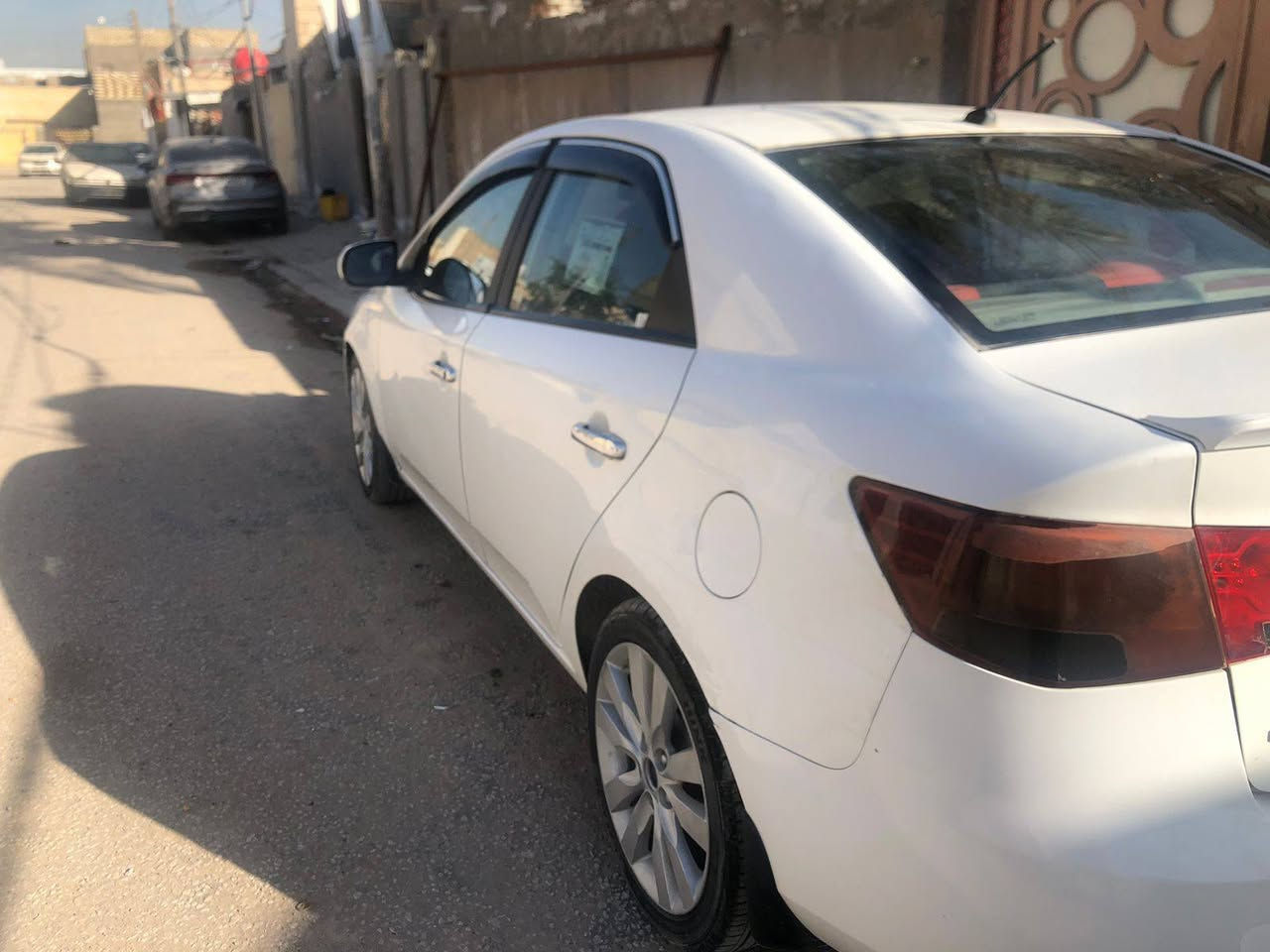 السلام عليكم...سياره كيا سيراتو موديل 11بيهه  قليل كلش بارد العنوان النجف حي العسكري.. واتساب *********** السعر 92وبيهه مجال..
