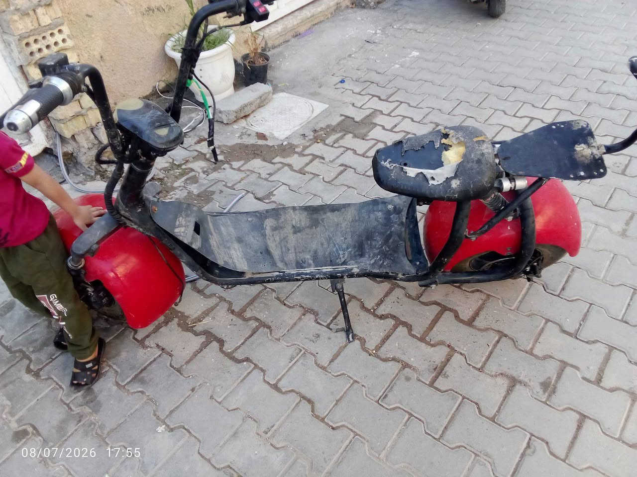 سلام عليكم
دراجه هارلي شحن
نضيف شغاله نقص فقط باتريات
بغداد الحريه بيع او مراوس
***********
