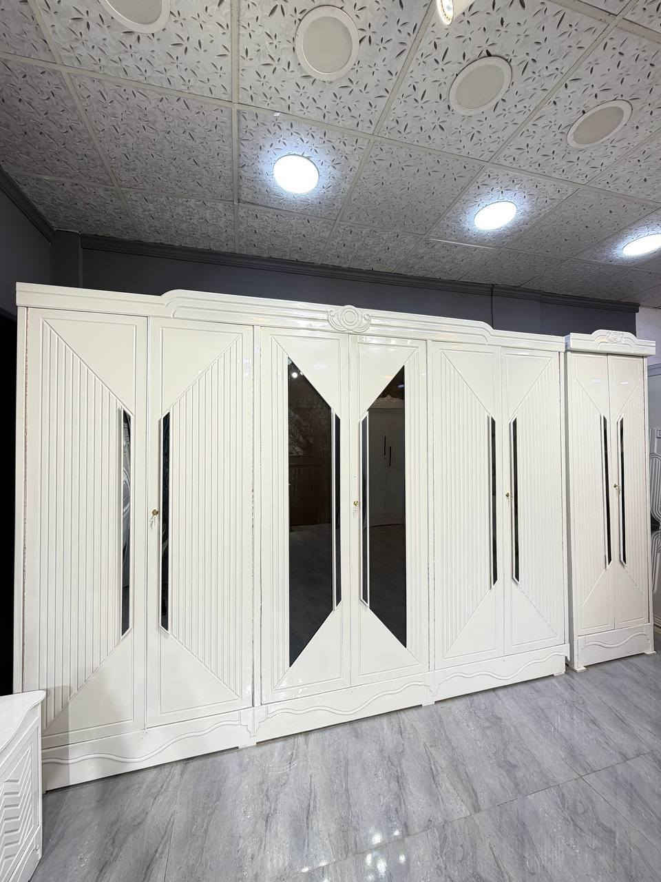 🔅تفاصيل الغرفة المرمري  ....
خارج ٤ملم ام دي اف 🔺
وداخل معاكس ٣ملم 
صبغ حراري  درجة اولى 

عدد القطع  ٧ قطع 😍
🔺1 //جرباية  قياس  ١٦٠ × ٢٠٠ 
🔺//ميز جانبي ايسر قياس ٥٠
🔺2// وميز  جانبي  قياس ٥٠
🔺3// زاوية ارتفاع مترين عرض ٨٠
🔺4// وميز بلازمه  
🔺5//وميز مراية ارتفاع مترين عرض ١٢٠
🔺6// وكنتور ٦ باب  ارتفاع مترين و١٥ طول ٣ متر و١٥

القطعه الثامنة حسب الطلب شازلون
سعرها ٥٠ الف ❤️

(توصيل مجاني مركز بغداد )
التوصيل يشمل الشد مجاني 🔥
باقي المحافضات حسب البعد
شازلون
شازلون مخزن


**إذا كنت صاحب هذا الإعلان وتريد حذفه لأي سبب، رجاءا أرسل رسالة إلى الدعم الفني**