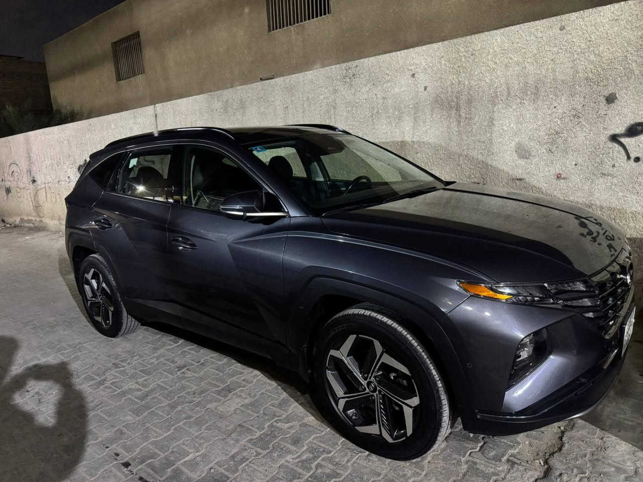 السلام عليكم
توسان 2022 وارد امريكي فول مواصفات لمتد اعلى فئة ب توسان هيبرد  اوتو بارك رقم بغداد صور الحادث والسونار مرفقة مع الصور بيه صبغ قبق الجنطه والدعاميه اماميه  بدون ايرباك 
ماشية 31 الف 
المواصفات : بانوراما / بصمة / جلد / كشن كهرباء / خزن ميموري / جنطة كهرباء / شاشة كبيرة 20 انج / شاشة ديجتال / انارة داخلية LED / كير دكم / هندبريك دكمة / مود درايف / اوتو ستوب / محرك 2000 هيبرد / تدفئة وتبريد بالكشنات / مانع انحدار / ٤ كامرات + شاشة عرض كامرة رباعية / تبريد قطعتين. / نظام HTRAC / رادارت / شفتات ستيرن / رادار نقطة عمياء / تشغيل عن بعد / قيادة من الريمونت / تدفئة ستيرن. / كامرة في المري الجانبية مع الاشارة /والايرباك راجع سستم/ وهواي مواصفات بعد مذاكرهن مكاني بغداد *********** السعر قفل قفل 175
