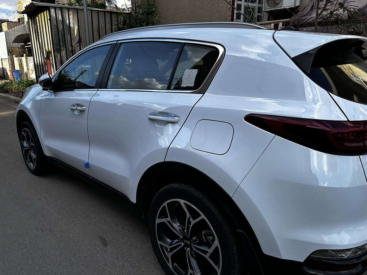 السلام عليكم اخوتي الأعزاء رجائن قرائت المنشور وتفاصيل السياره قبل الاتصال سبورتج جيتي لاين ٢٠٢١ خليجي مكفوله كفاله عامه من الصبغ والتبديل والبارد بيها تكحيل بسيط بل دعاميه الاماميه سياره نضيفه ماشيه ٣٨ اللف موصفات جيتي لاين الفول اعلى فئه رقم بغداد الجديد ابسمي محرك ٢٠٠٠ دوش 
مكانها بغداد العامريه سعرها ٢١٩ ورقه قفل من الأخير 
***********
