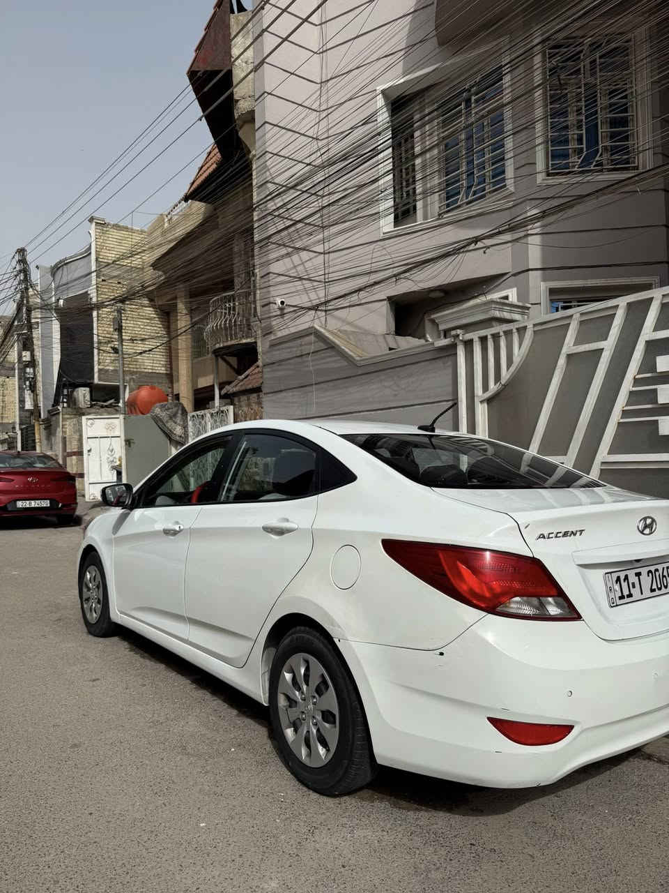 اكسنت 2016 وارد امريكي 
رقم بغداد الانگليزي 
حادثها قبق جنطة وبالعراق قطعتين صبغ السونار وصور الحادث مرفقة بالمنشور 
محرك كير تبريد كفالة 
تخم تاير جديد 
تخم مجاول وبلكات جديد
ادامة كاملة وباتري جديد
شاشة وارضيات حوضية ودوشمة 
بنزين محسن ودهن اصلي فقط 

 السعر ٩٨ ورقة العنوان حي الجهاد 
رقم الهاتف : ***********
