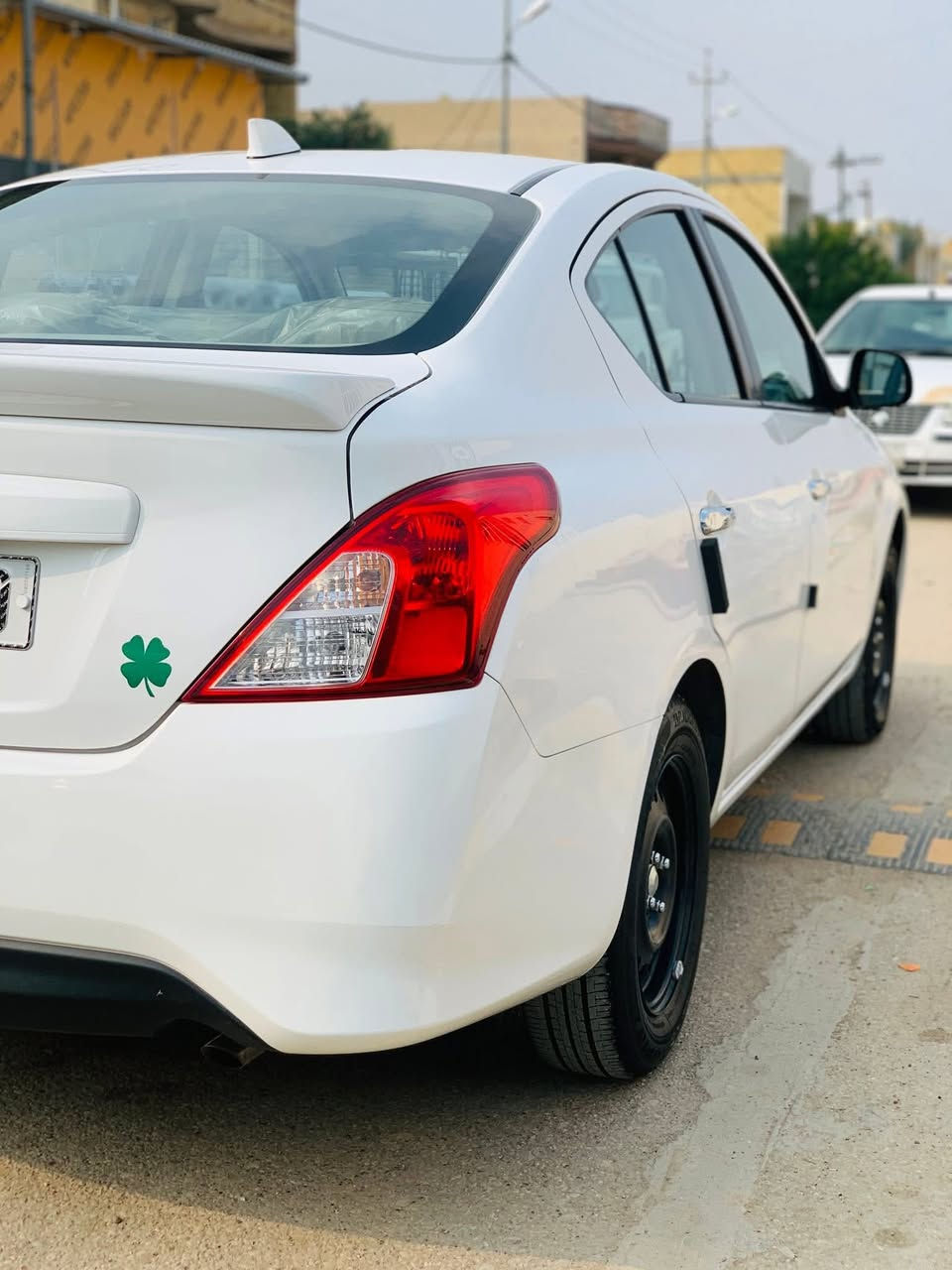 السلام عليكم
نيسان سني 2024 الهندي ابو بليتة الزركة 
مكفولة كفالة عامه ماعده شخط بلدوسة من جهة الصدر 
ماشيه 36الف 
السعر 128 
مكانه الكوت ***********
