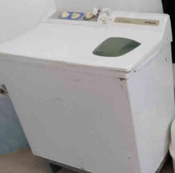 تصليح كافة أنواع الغسالات الأوتوماتيكية والعادية والثلاجات والمكانس الكهربائية
والمكانس الكهربائية 

تلصيح موقعي يعني حنه نجيكم للبيت مع ضمان استبدال اي قطعة  . 

***********     اتصال+ واتساب 

***********     اتصال فقط
