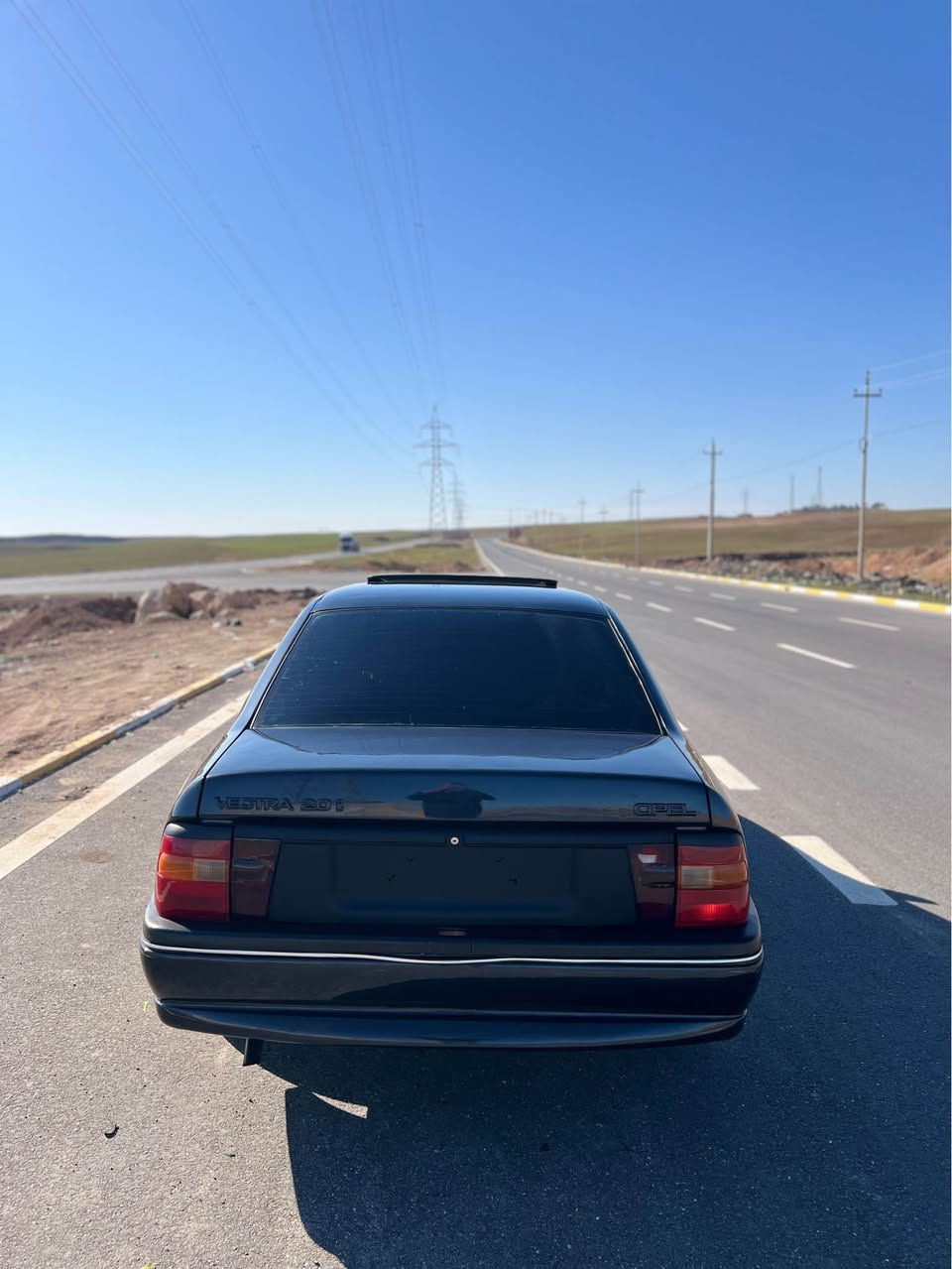 opel vectra 1991
سةيارةكة رةقةم هةوليرة سةنةوي ساليكة بةسةر چوة 
سةيارةكة كامل مةسروف كراوة 
مةكينة ٢٠ گير عادية
گيرو مةكينة بة شةرت 
تةقةو رةقةي بة شةرت
پيش و دواي كةپسة
وردةكاري و كامل كارةباي گياني ايشةكات
تاية و ويلي bbsنوي بو بةستراوة
بوياخيكي رةقةم كراوةتةوة بو جواني 
بو زانياري زياتر تةلةفونً بكةن
*********** كويسينجاك, أربيل
