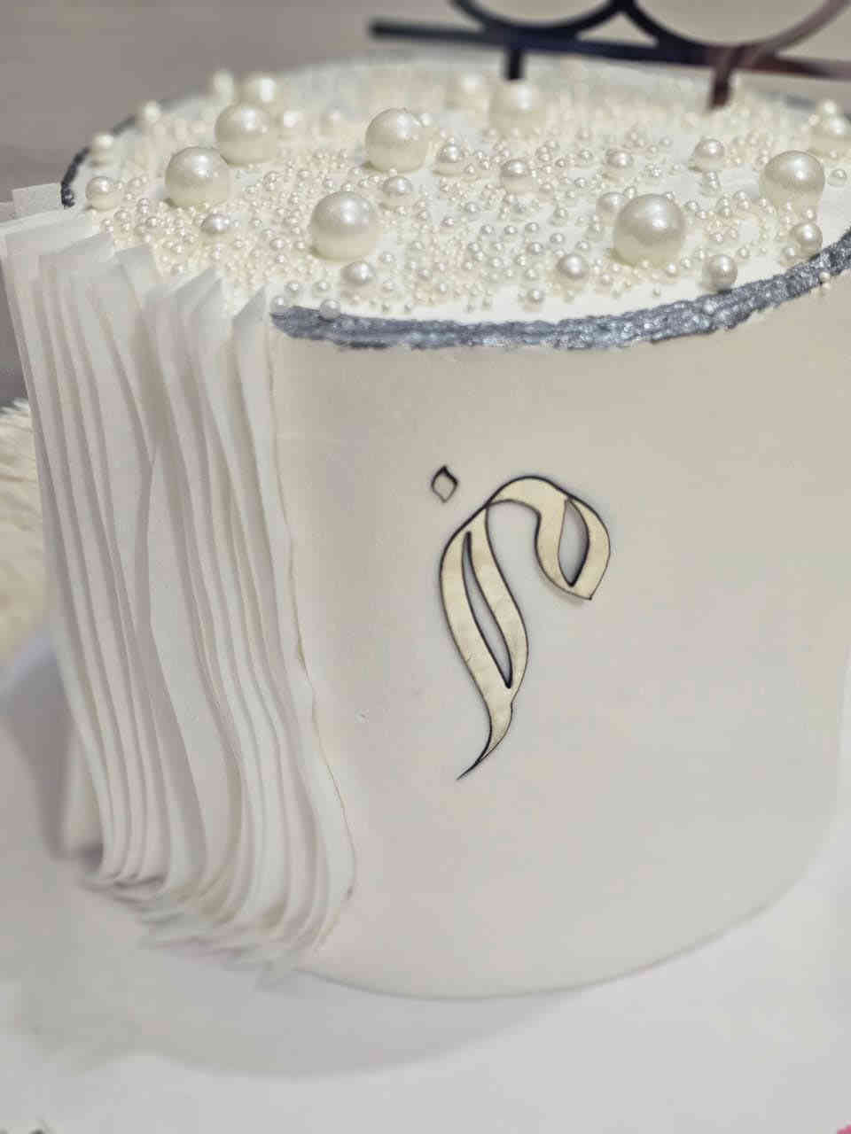 كيــكات عقد قران حسب الطلب 💍👩🏻‍❤️‍👨🏻🫂✨… يُصنع لكم بكُل حُب ❤️متوفر حروف اكريليك وورق الويفر 🫰🏻🤍…
للحجز والاستفسار مراسلة الصفحة او واتساب *********** 
بالحجز قبل يومين ع الأقل لطفاً …يتوفر توصيل لجميع مناطق الديوانية #كيكة_عقد #خطوبة #مشية #تجهيز #الديوانية #كيك
