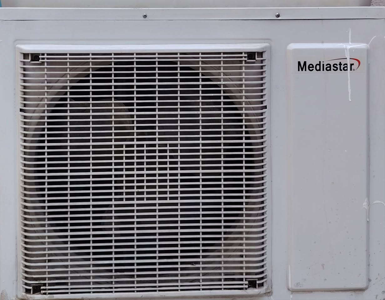 سلام عليكم عندي سبلت 2طن ميديا ستار غاز410شغال وع الفحص مامصلح تدفى تبريد غراضه كامله سعر350العنوان بغداد ***********
