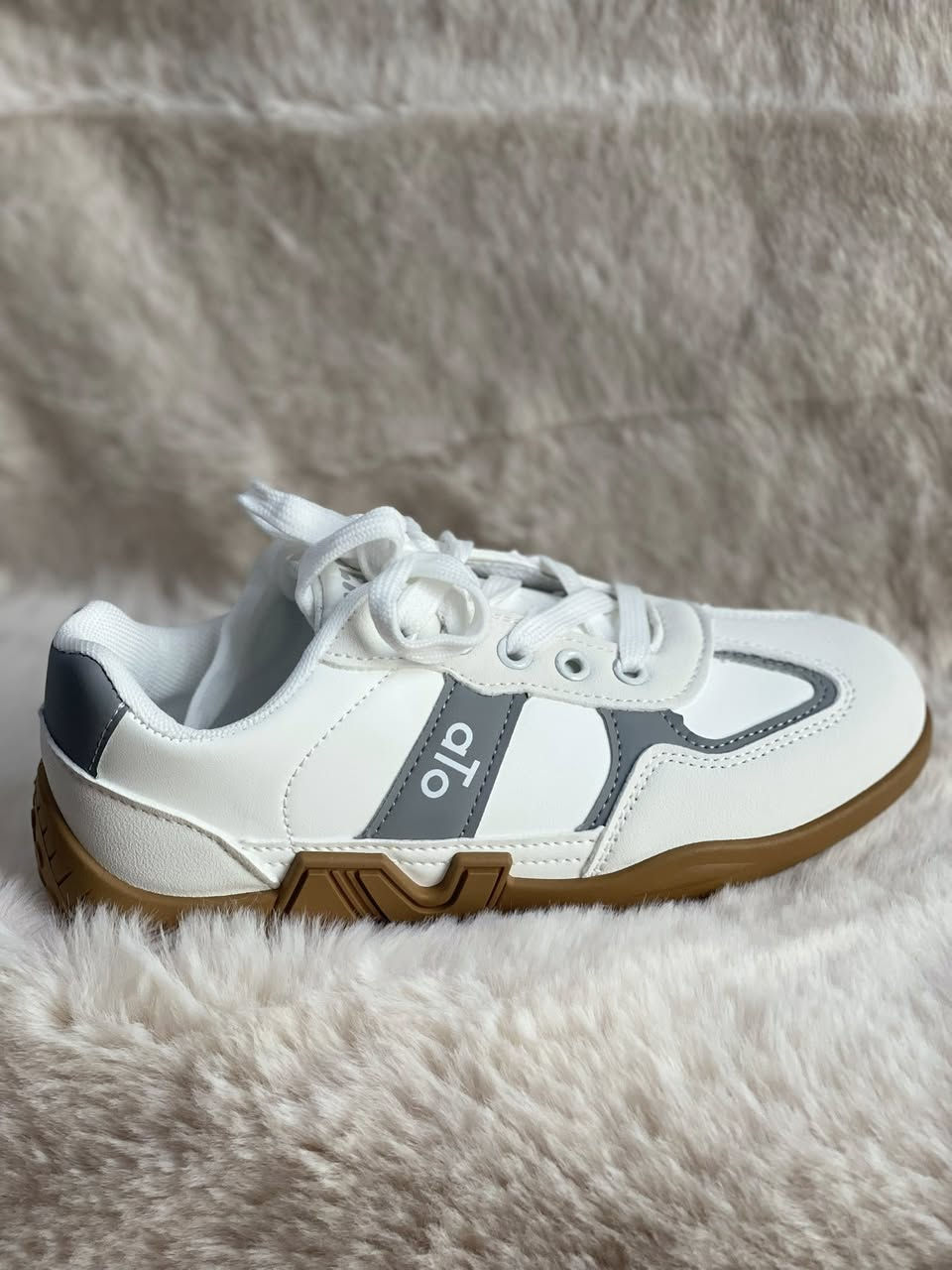 عرض لمده يومين 😍😍
الحذاء الرياضي صار ب8 الاف
استغلو الفرصه حبايبي💕
#عروض #تخفيضات #تسوق#احذية


**إذا كنت صاحب هذا الإعلان وتريد حذفه لأي سبب، رجاءا أرسل رسالة إلى الدعم الفني**