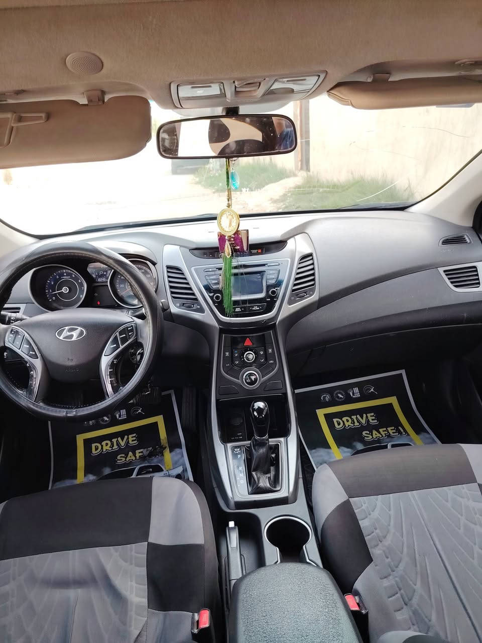 السلام عليكم النتره موديل 2015 محرك كير صدر تبريد تخم تاير سيارة جاهزه خير من الله رقم بابل انكليزي بسمي السعر 110 وبيه مجال الرقم *********** بغداد
