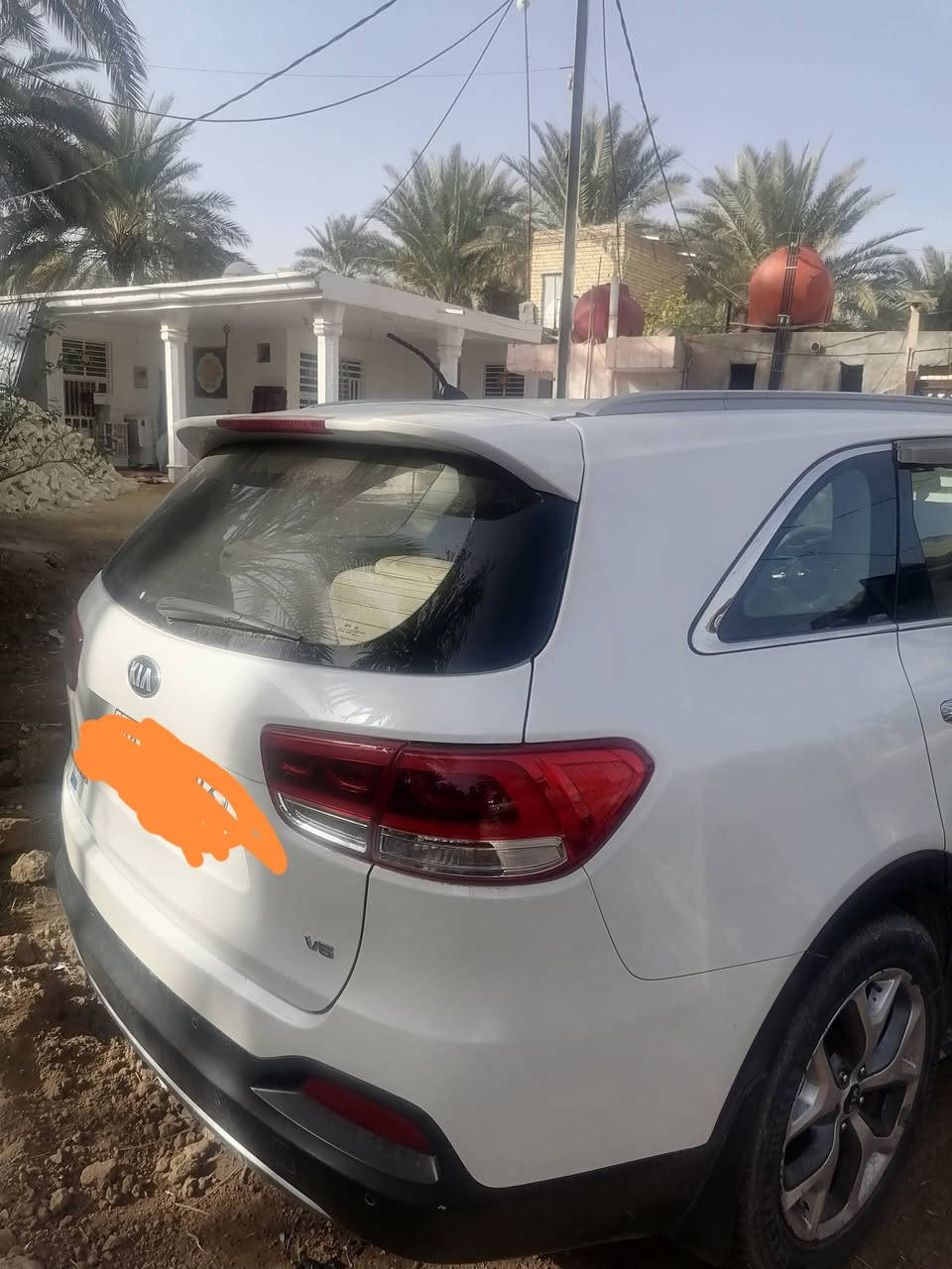 السلام عليكم سورنتو للبيع
مكفوله السيارة 
مديل 2016
فول بصمه 
تحكم ستيرن 
3 قطع تبريد 
حساسات امامي خلفي 
كامرا 
مري شفط 
صندوك كهربائي 
رقم بغداد 
ماشيه 100
سيارة جديده خير من الله 
السعر 240
رقم الموبايل ***********
