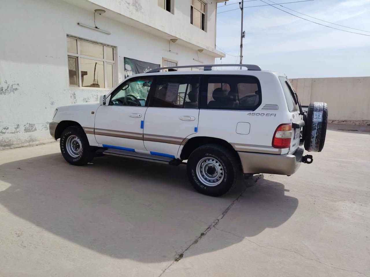 لاندكروز مديل 2003 قطريه سياره ستخدام شخصي مال بيت كوله وضع الشركه كفال عامه ماعد النيد مرشوش اثر تكشير والجاملغ صفحة السايق بيه بارد كد شبر كلشي بل سياره شغال تبريد تتفئ جام كهرباه تحكم مري السياره رقم كركو قرار 48 بسمنه السياره وعلماء السياره كاز بلاد *********** المكان العماره
