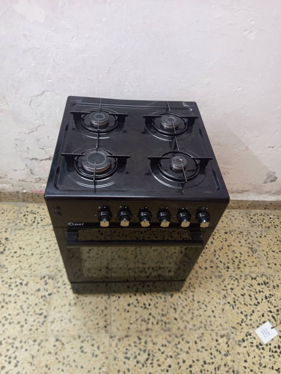 طباخ نظيف كلش ايطالي العنوان بغداد حي الجهاد ***********
