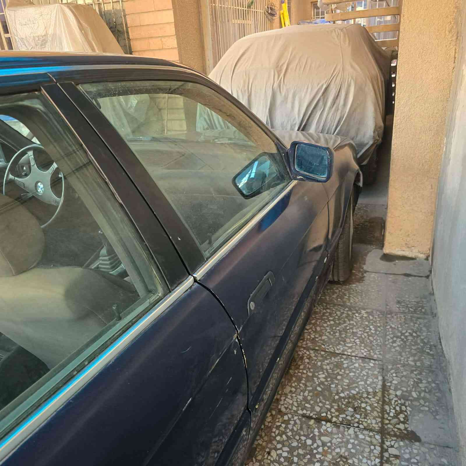 Bmwحجم 525
مكينه مسكر كير عادي
تخم تايرات جديد
باتري جديد
رقم انكليزي جديد
تبيرد شغال
كهربائيات شغاله
سياره يرادله شويه ترتيب صدر
سياره باسمي شرط تحويل 
سعر 45بيه مجال بسيط
اتصال فقط واتساب ***********
