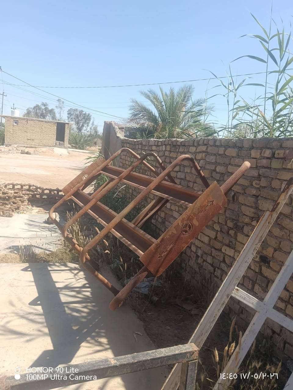 قاعده سبيرات مقطوره جديده بمعنه الكلمه شغل النجف حديد ثقيل مكانها النجف اتصل وتدلل ***********
