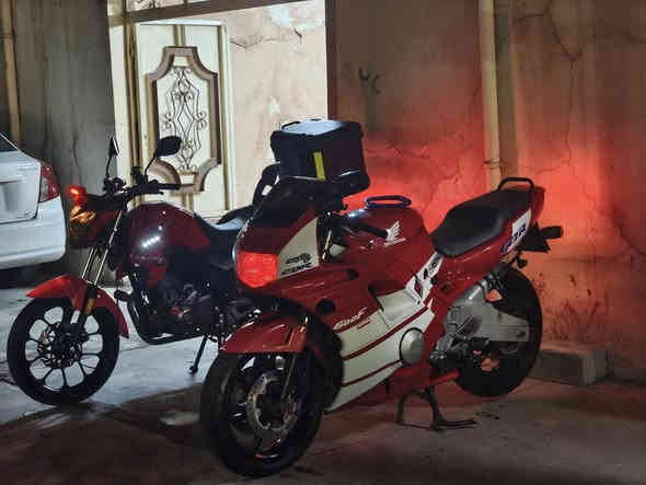 F2 600
سعر 25 
رقم سنويه 
محرك كبس
كلاجات جديد
رقم موبايل: ***********
