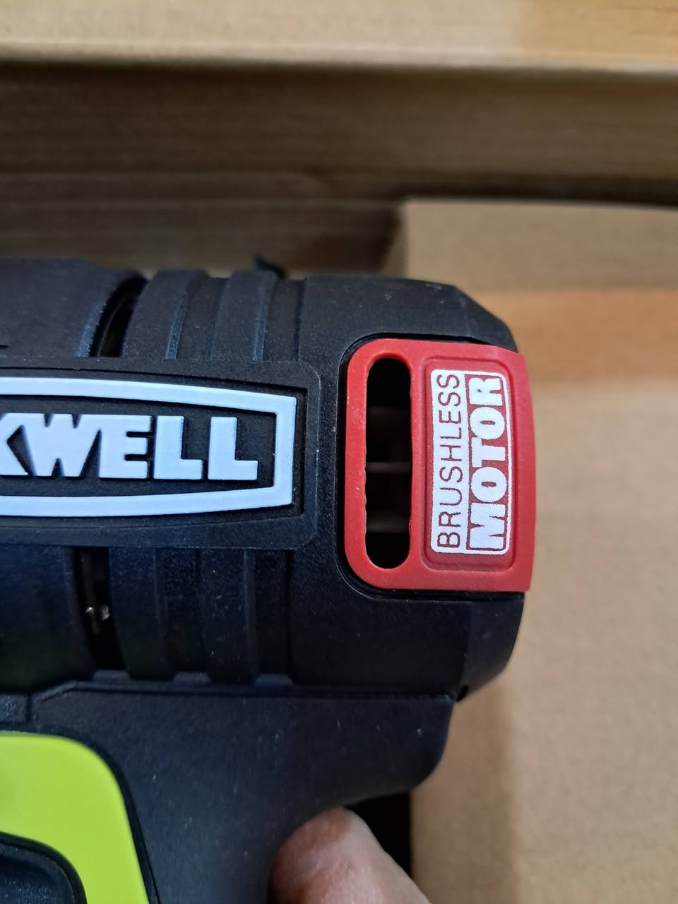 دريل امباكت بالكارتون ROCKWELL بروشلز بطارية 20 فولت  عدد 2 وشاحن 
دريل عدد 2  Power works 24 فولت+بطارية عدد3 وشاحن 1
250  الف  للتواصل ***********
