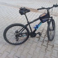 بايسكل جبلي ٢٧٫٥ • حالة ممتازة • مشكلة بالكير الأمامي