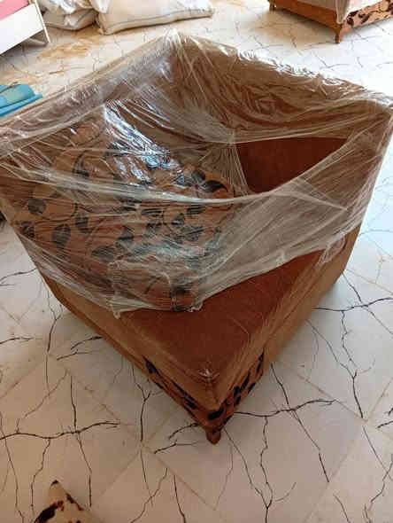 السلام عليكم تخم ديوان ملكي 5قطع سعر 250مكان بروانه ***********
