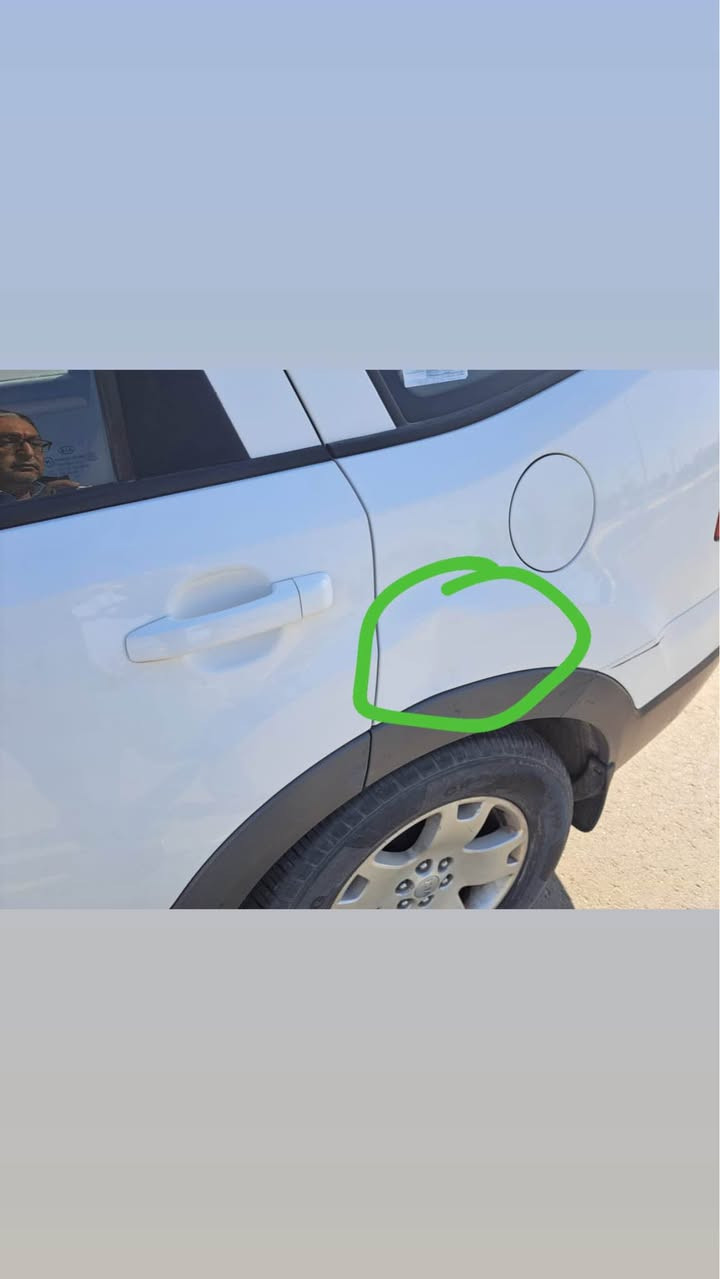 موهافي 2015 ٦ سلندر 
رقم بصره سنويه لغاية2028
دفع خلفي .محرك توني شاده صار شهر حداديه اماميه جديده دسكات جديده 
ماشيه 111 الف كيلومتر 
بيهه طعجه بالهلال الخلفي ما مصلحه  خفيفه موضحه بلصور وبيها تصليح بلدعاميه الاماميه والباقي كله كفاله
السياره ما بيهه قطرة صبغ وعلى ايدي ١١ سنه 

السعر ١٦٥ ورقه وبيهه مجال
*********** البصرة, العراق
