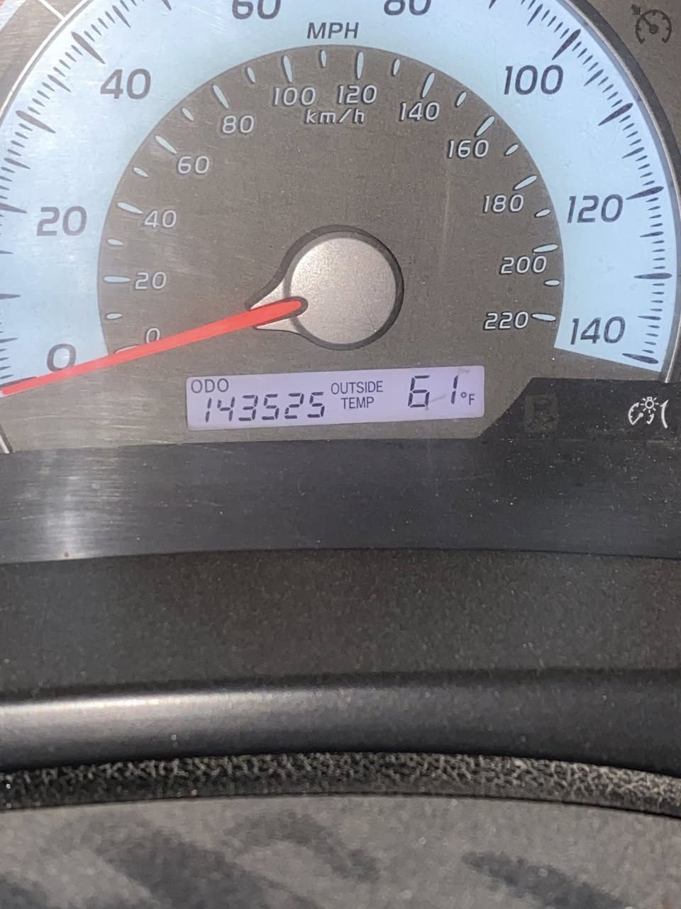 سلام عليكم كامري مودليل 2011 وارد امريكي   مكينة اربعة كير ست نمر فتحت سقف منضومة زنون تخم تاير  حدادية جديجة تحكم مرايات كير جديد توني شادة وارد مكينة جديدة اربع جام اوتو السيارة ما عليهة غرامات سنوية تنتهي بل 2027 بيهة ضربات بسيطة موضحات بل صور مكان السيارة البصرة القبلة 
السعر 87 
متواجد فيس 
والرقم ***********
