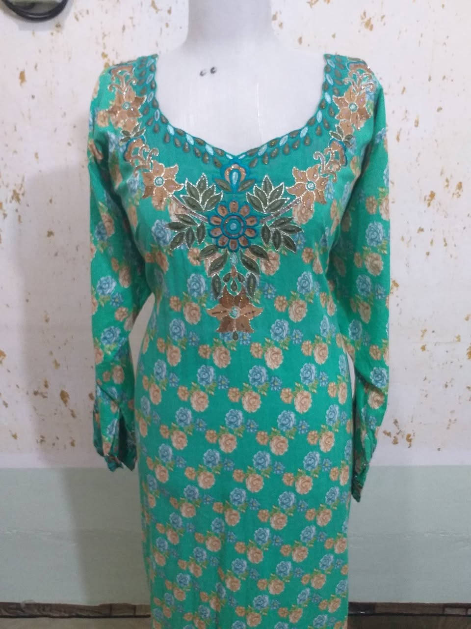 بسم الله مَا شَاءَ اللَّهُ لا قُوَّةَ إِلَاّ بِاللَّهِ  
           ❤👇❤👇❤
عُدْنــا والعَـوْدُ أحْمَـدُ 
الموسم الصيفي والبضاعة فوووووول النظافة  . 
أهلا وسهلا بكل الزبائن الكرام الجدد والقداما  .  
           ❤👇❤👇❤ 
               (( القسم النسائي  )) 
كسر جديد درجة أولى حقيقي فول نظافة  .  
 ( مخور نسائي وبناتي خليجي قماش كشمير  ) ✅️
          🛍️❤⚘✌⚘
العنوان :- 
هيت حي الإطفاء قرب مخزن التربية مقابل المدرسة الحديدية (( إعدادية هيت التجارية ))   .  
واتساب  ***********
