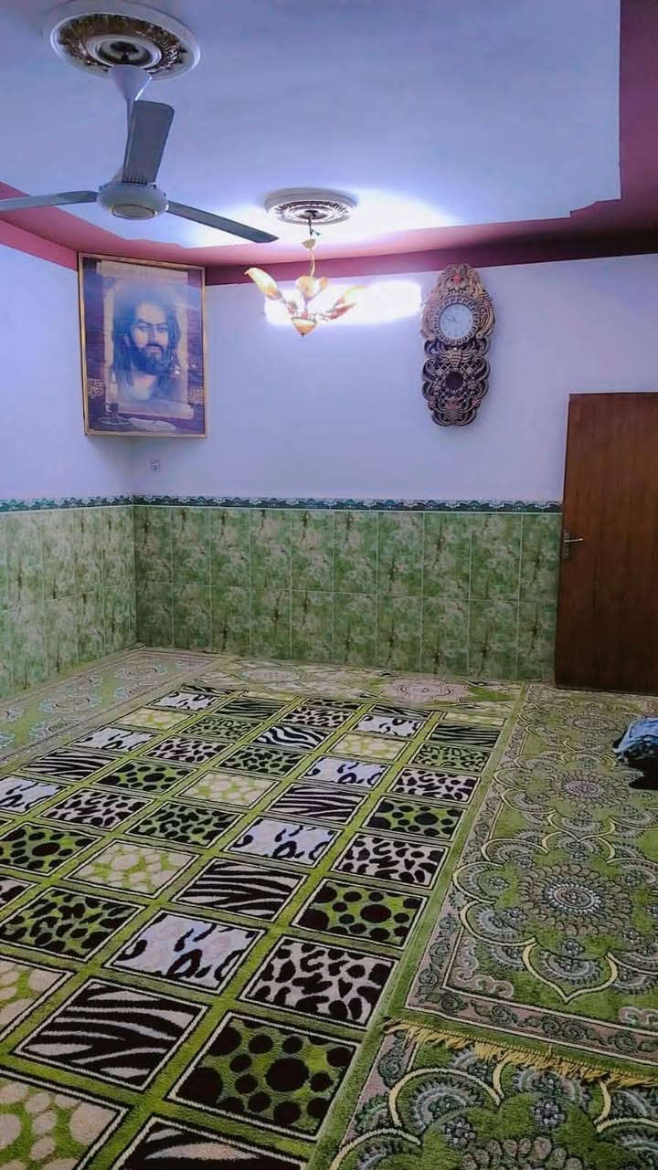 دار للبيع صب كونتريت مسلح اللهم صل على محمد وال محمد طابو صرف مساحه 220 بابل الحمزه  الغربي حي الحسين شارع الوسطاني قرب مولده السيد ثائر وعليمنا بيت حلو ومرتب وعاله عن الشارع تبليط بباب الحوش زائد محل سوبر ماركت اتصال على هذا الرقم *********** صاحب البيت باسم القريشي السعر خاص
