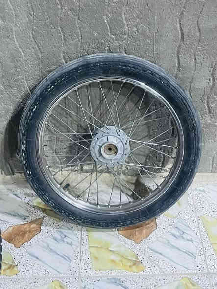 غراض دراجه للبيع  شاصي مو للبيع   كلمن وسعرها مكينه كايمه 
مكان ابصخير ***********
