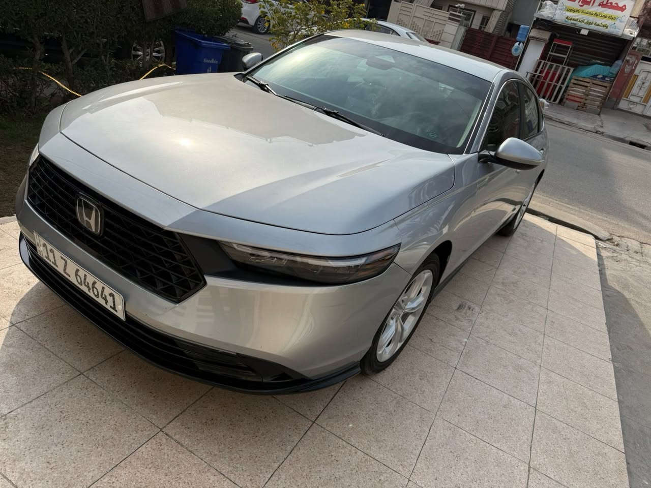 السلام عليكم هوندا اكورد بانزين 2023 سياره جاهزه ماببها اي نقص بدون ايرباك حادث خلفي جاملغات راجعه بارد وفقط قبغ جنطه مبدل ومصبوغ. سياره رقم بغداد فئه lx ماشيه 29 m سعر 170 وبيها مجال 
مكان سياره بغداد حي جامعه 
هاتف ***********
