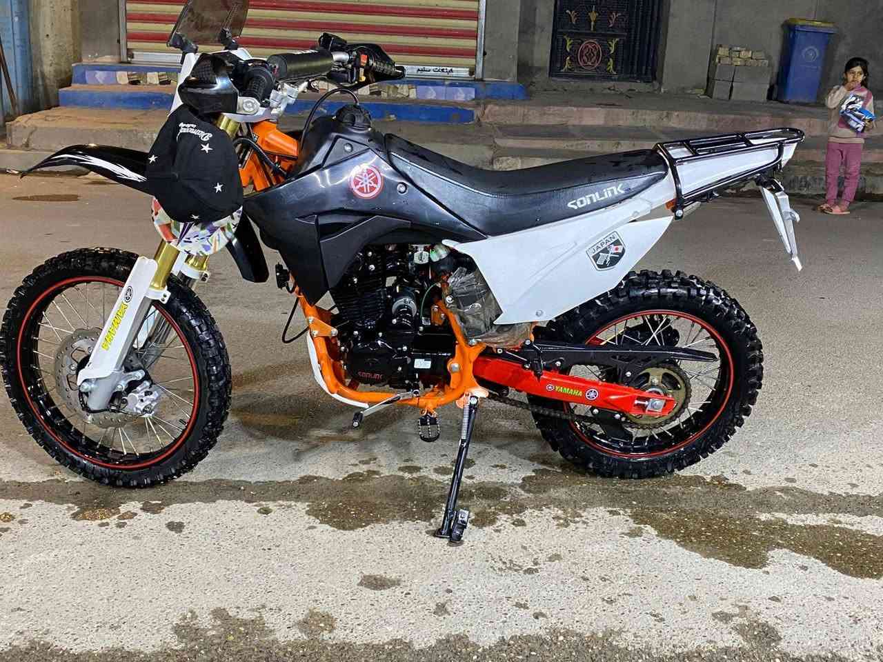 للبيع قفاز سونك مديل 2026 بعدهي وكاله لسعر 1350 وبيه  مجال حك الجيه ***********
