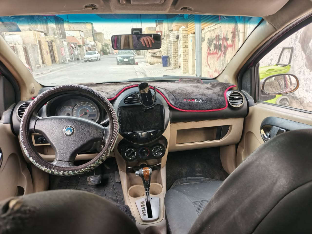 السلام عليكم باندا موديل 12 مصبوغه تغيير اللون مكاني بغداد السعر 37 وبيها مجال***********
