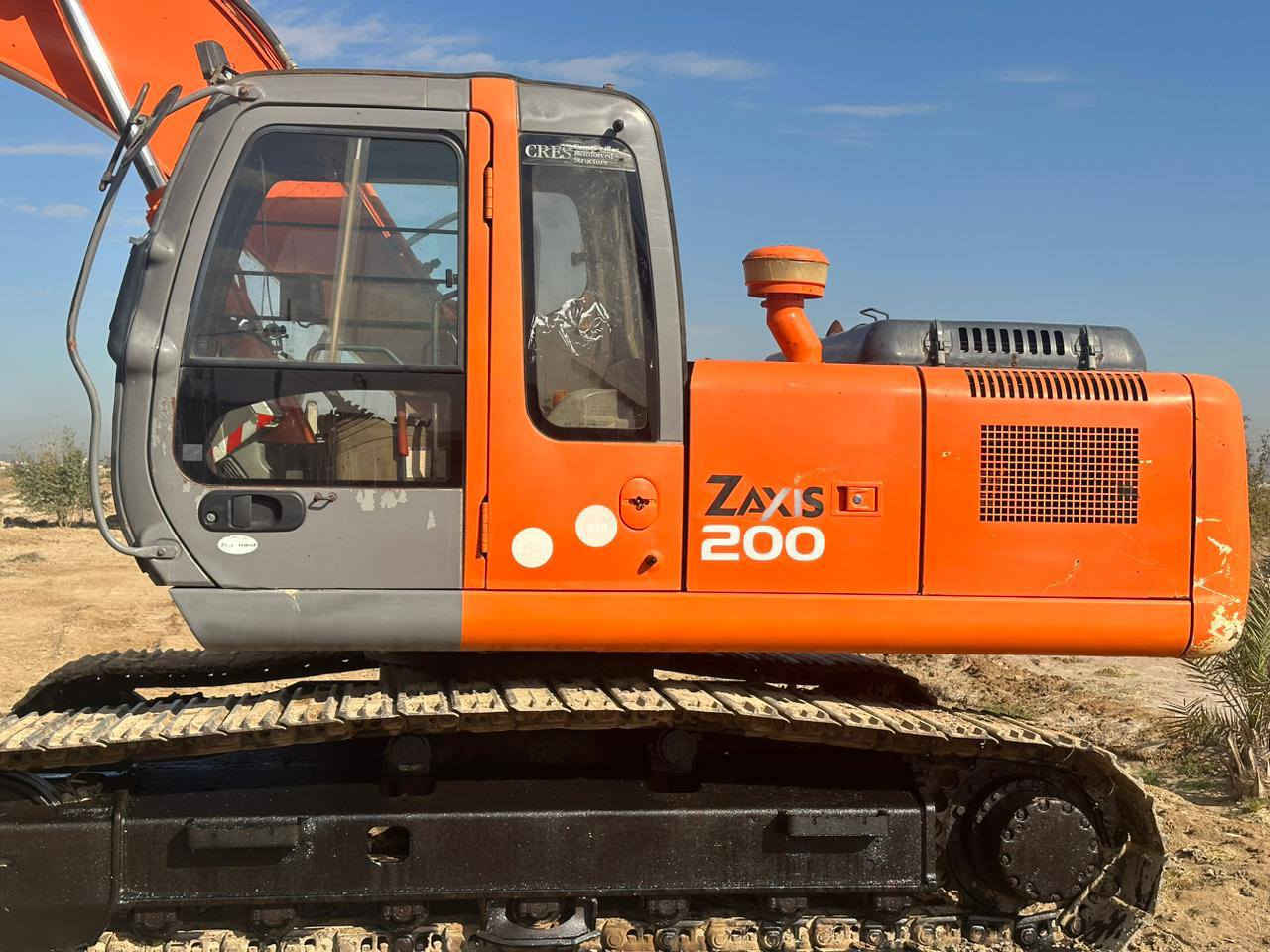 سلام عليكم للبيع حفارة زت موديل 2002 رقم الماني حفارة حداديه زناجيل ورلات جديده 100ب100 مكفول كفاله من كلشي حفارة جاهزه لشغل  حفارة كله عله بلاد الاتصال ***********
