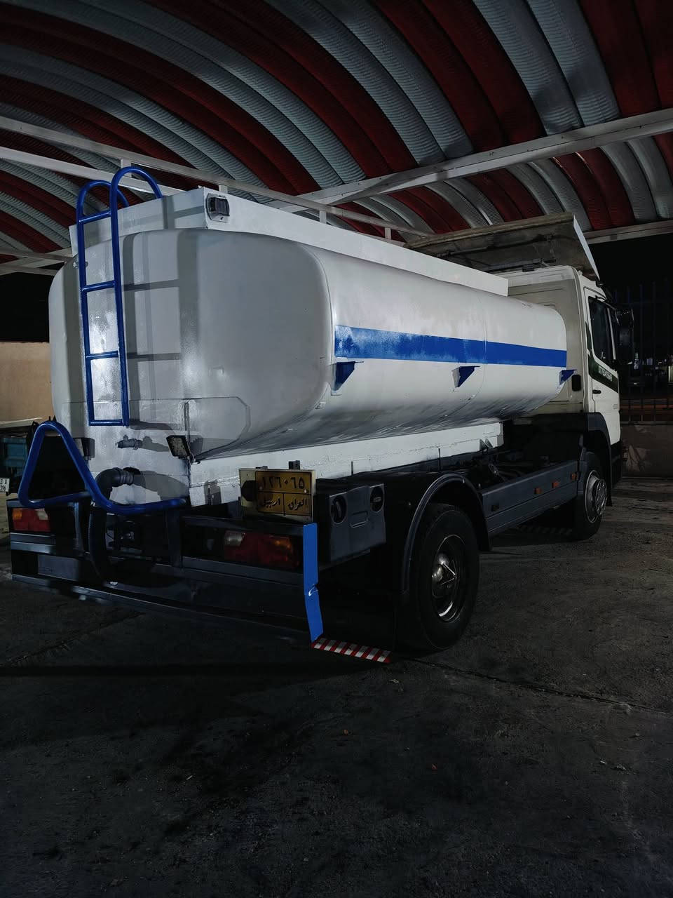 السلام عليكم اتيكو للبيع مديل 2002 سياره جاهزه ما ناقصهه اي شي تانكي استل استيل حموله تسعه وتلثميه بس الشراي يخابر ***********
